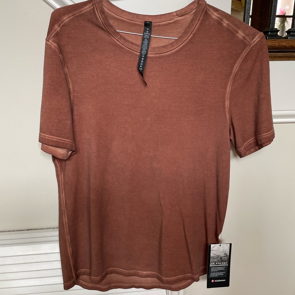 NWT mens  lullulemon crew sun washed t shirt